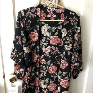 Noble ü floral quimono